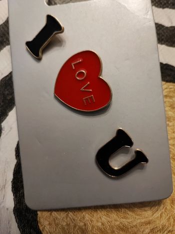 Pin's femme accessoires pour sac ou veste