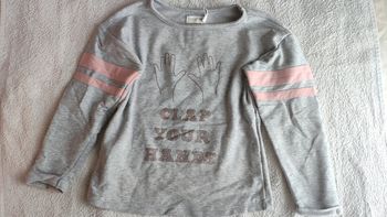 Pull gris et rose orchestra