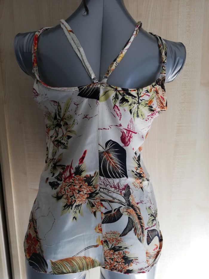 Top court à bretelles fleurie taille 36 - photo numéro 4