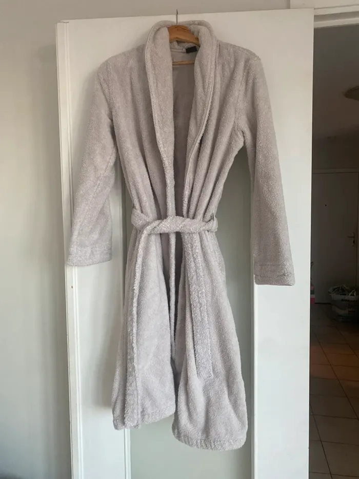 Peignoir Carré blanc gris