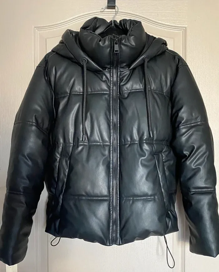 Doudoune en similicuir Zara taille S- 36