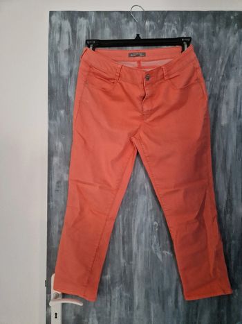 Pantacourt taille 40 cache cache