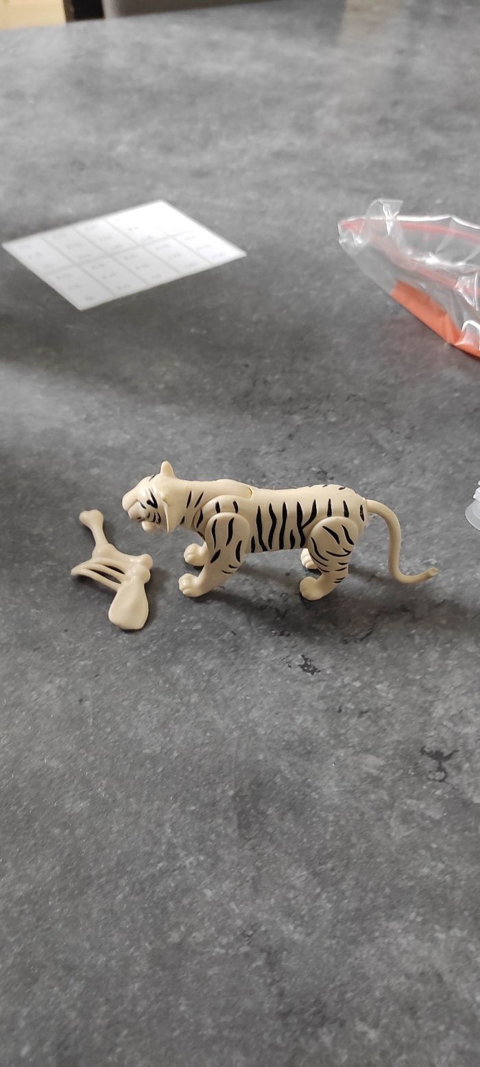 (D1) Playmobil tigre blanc avec os - photo numéro 2