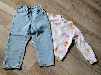 Ensemble pull et jeans coupe mom taille 3 ans