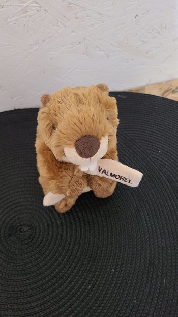 Peluche marmotte CREATIONS DANI Castor écharpe marron beige