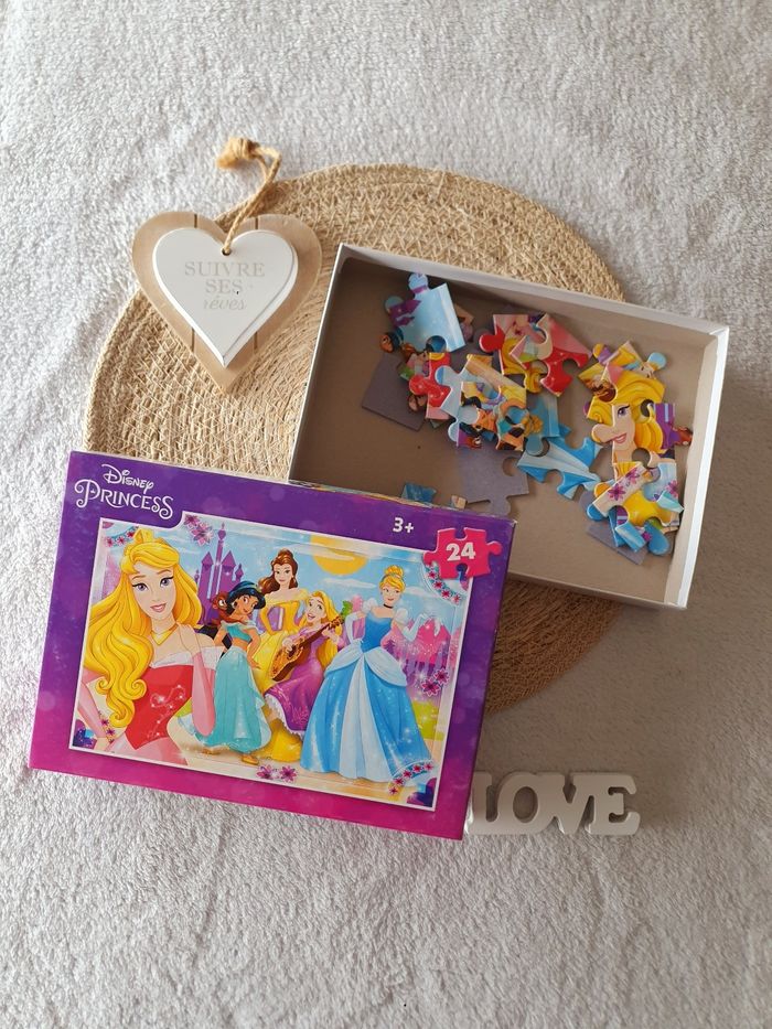 Lot 2 puzzles Princess 🌸 - photo numéro 3