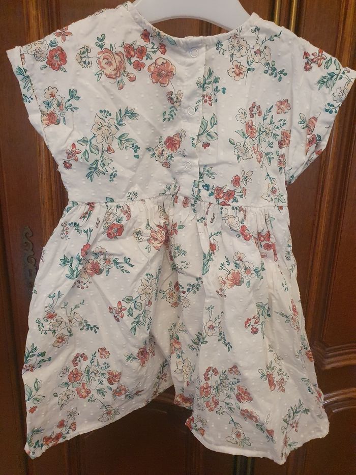 Robe à fleurs - photo numéro 3