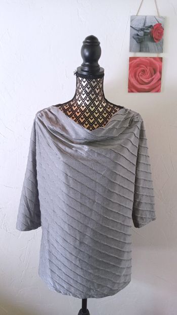 🌸Tunique col bénitier, taille 46