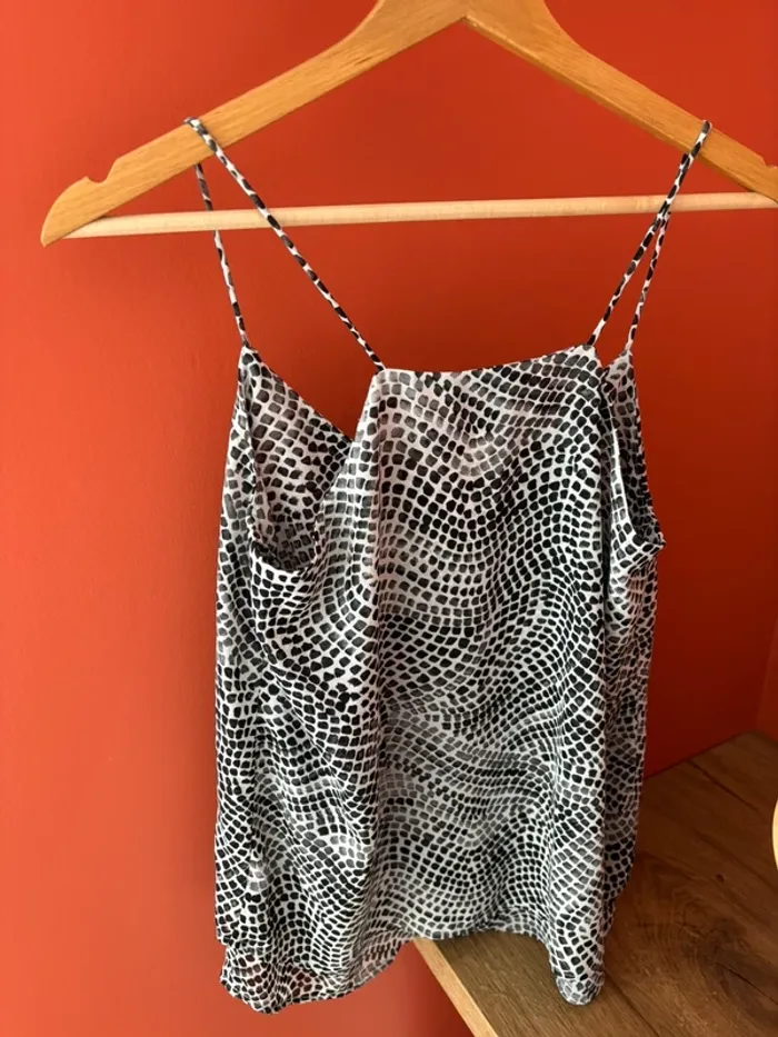 Top à fines bretelles imprimé python gris et noir H&M taille XS - photo numéro 2