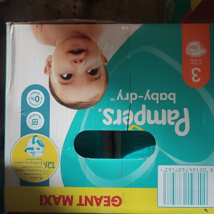 Couches Pampers baby dry taille 3