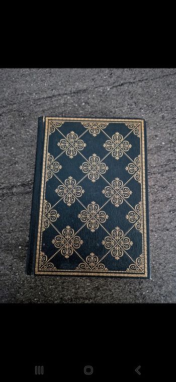 Livre Les Dents de la Mer 1974.