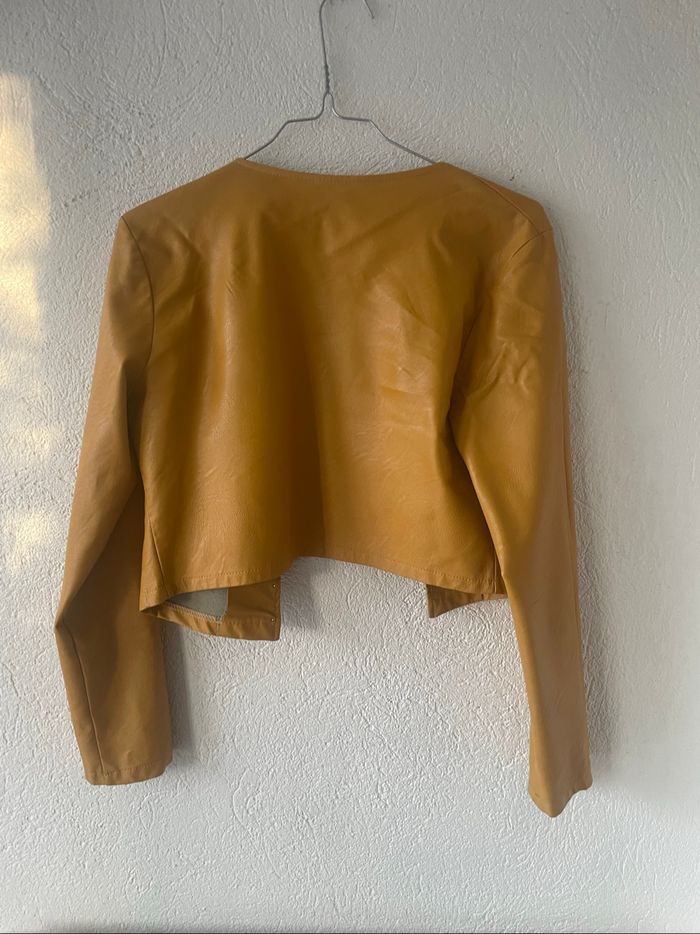 Veste courte similicuir avec perles - photo numéro 5