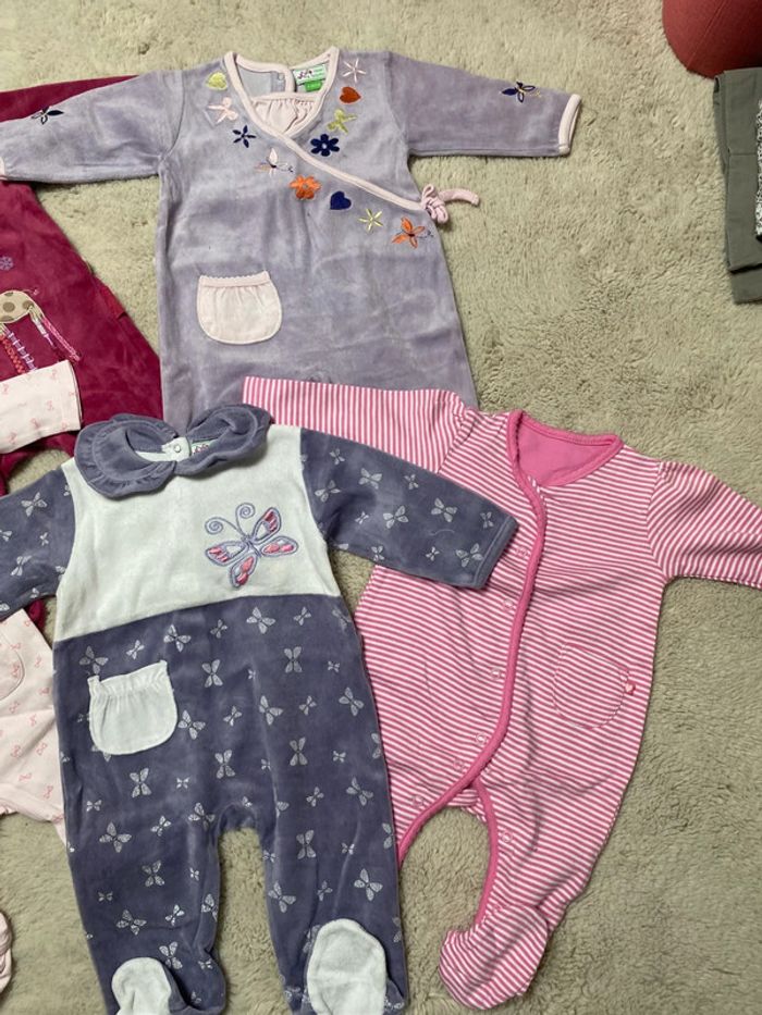 Pyjamas 6mois - photo numéro 2
