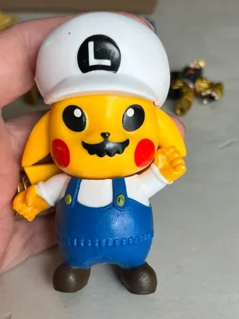 Pikachu, en Mario