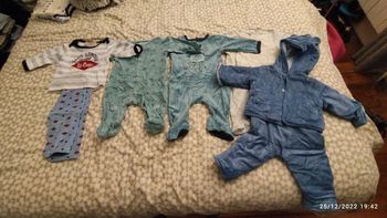 10 pyjamas 1 ou 2 pièces en bon état - 3 mois de très chaud à mi-saison