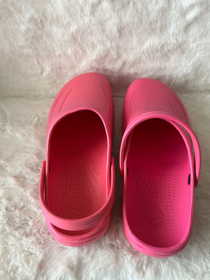 Sabots, sandales, crocs roses pointure 40 - photo numéro 3