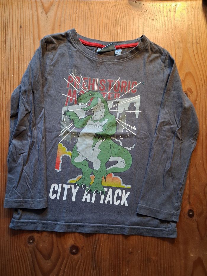 T.shirt garcon - 4 ans - Différentes Marques - photo numéro 5