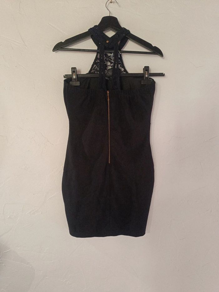 Robe noire T38 en très bon état - photo numéro 2