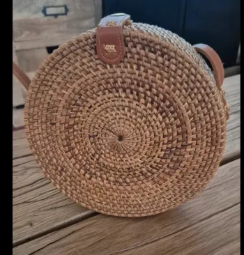 Sac rond en rotin à bandoulière ou épaule