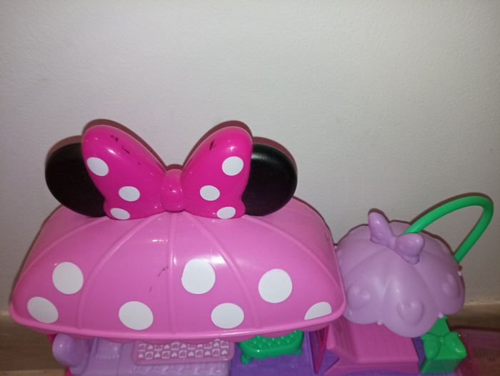 Maison de minnie avec personnages - photo numéro 5