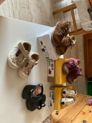 Lot chaussures 19-20-21