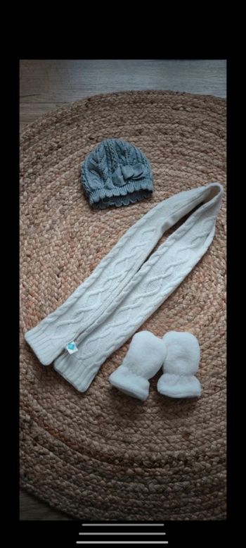 Ensemble bonnet gant et écharpe