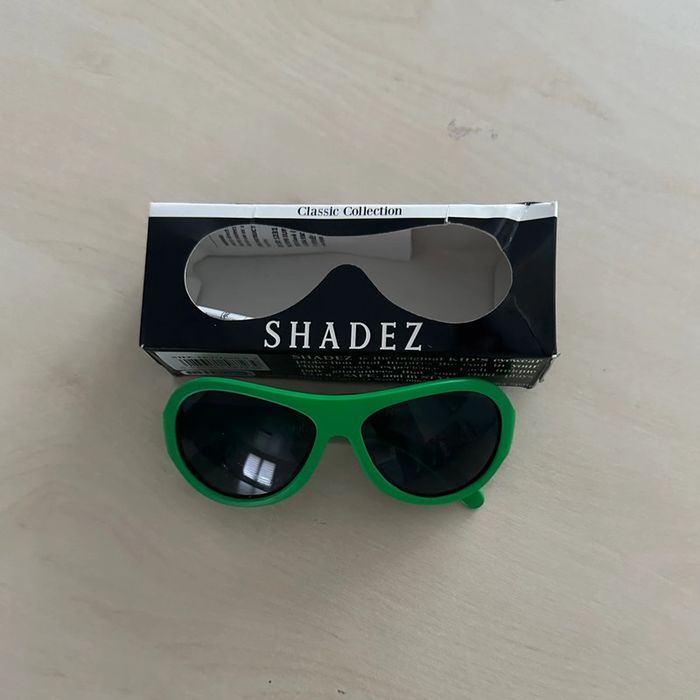 Lunette de soleil bébé verte