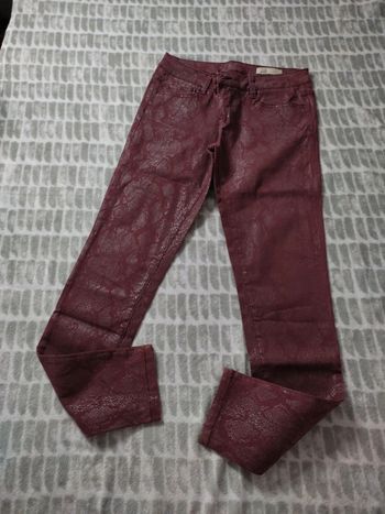 Jeans slim stretch effet serpent brillant bordeaux No excuse taille 38
