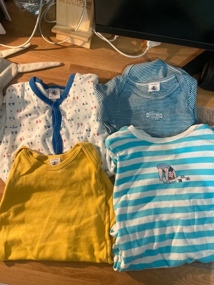 4 bodies Petit Bateau 12 mois