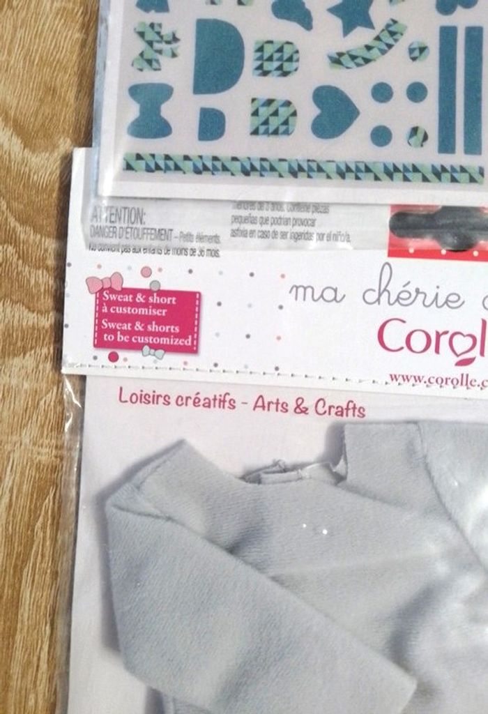Lot tenue, chaussures et accessoires pour poupée corolle Neuf sous bliste - photo numéro 4