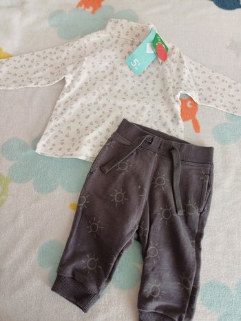 Jogging et t-shirt 3 mois