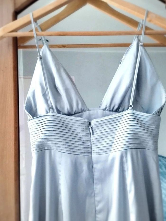 Robe  crayon empire  -  Satin  - gris  argenté - House  of  CB  - S=XS  actuel  - Neuve - photo numéro 9
