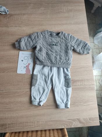 Ensemble pantalon et sweat en 9 mois Kiabi