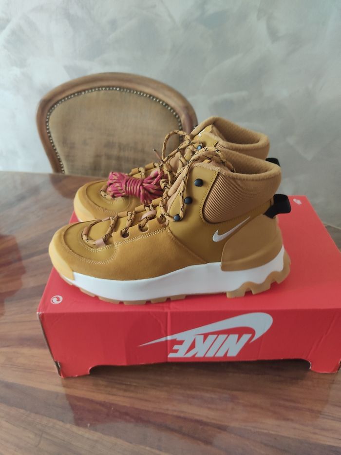Chaussures Nike city classic boot T 39 - photo numéro 2
