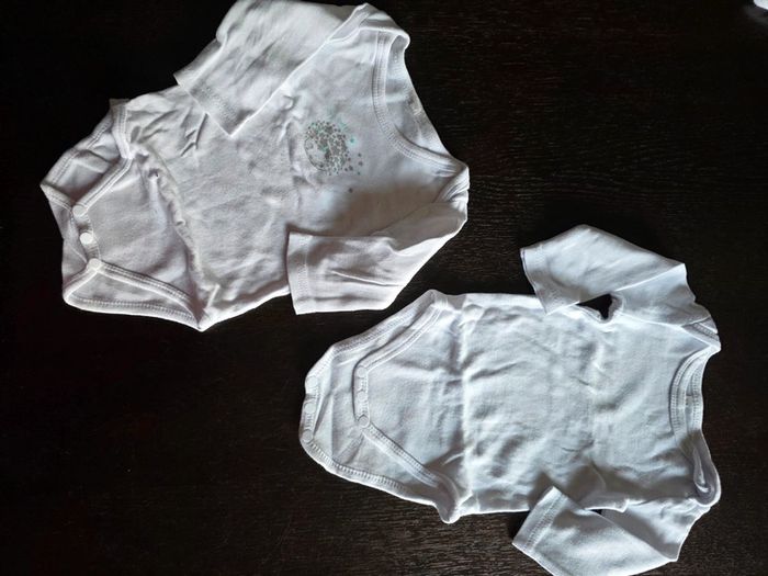 Lot de 6 bodies en 9 mois - photo numéro 4