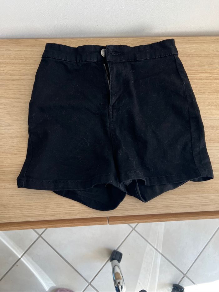 Short en jean noir
