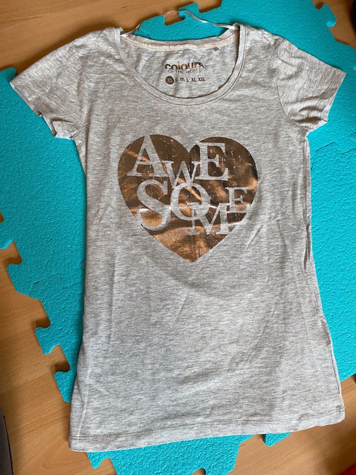 T-shirt « Awesome » Colours of the World Taille XS