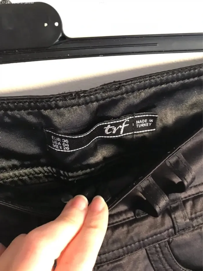 Pantalon noir chic et brillant Zara Trafarluc taille 36 - photo numéro 4