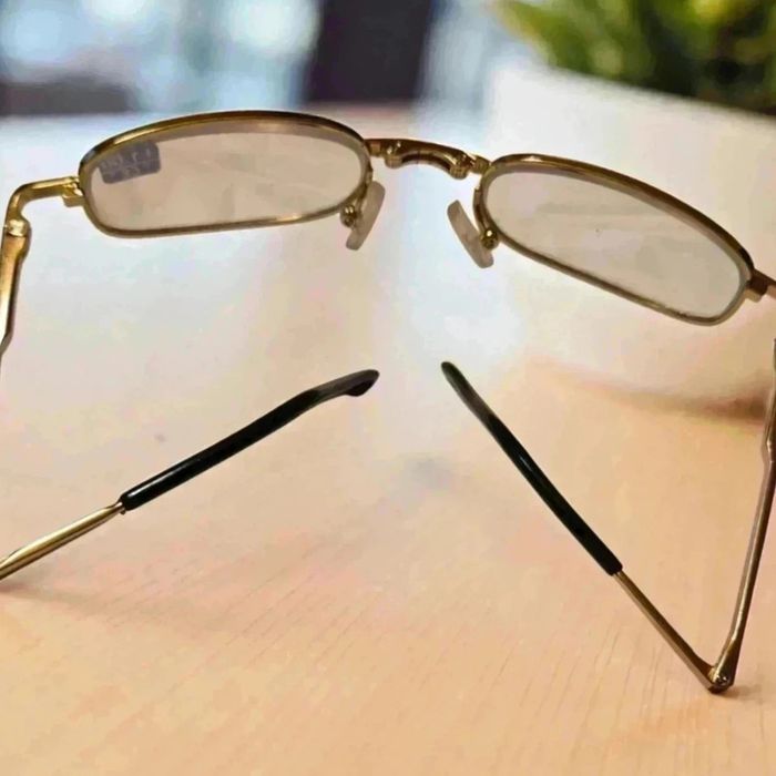 Lunettes de lecture pliantes doré avec étui +1 - photo numéro 2