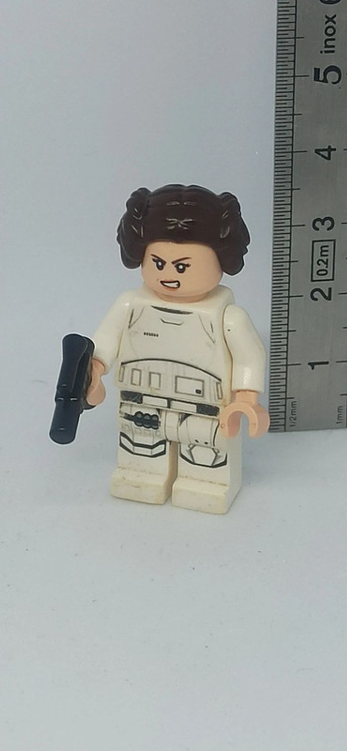 Femme princesse leia lego