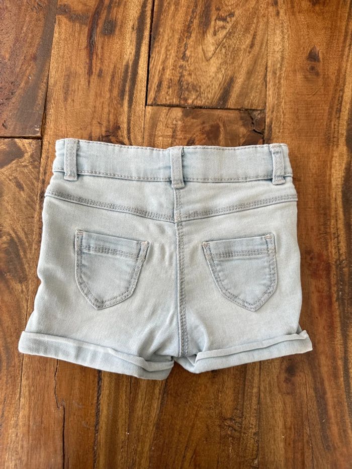 Short tape à l’œil - photo numéro 2