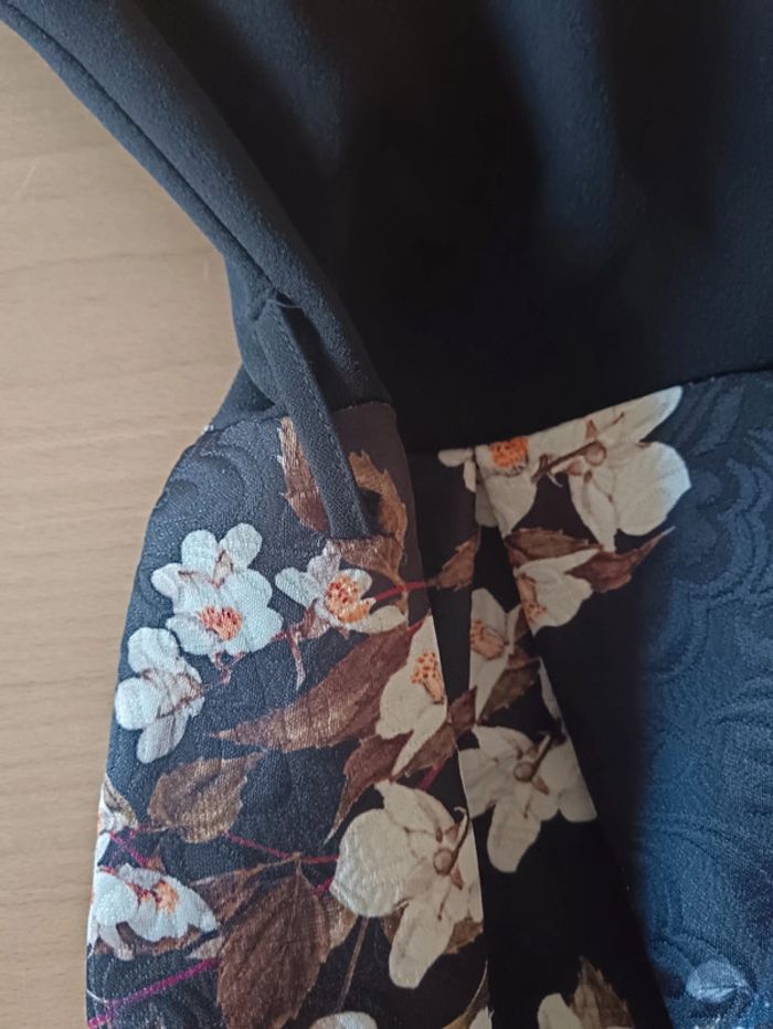 Robe noir à fleurs - photo numéro 3