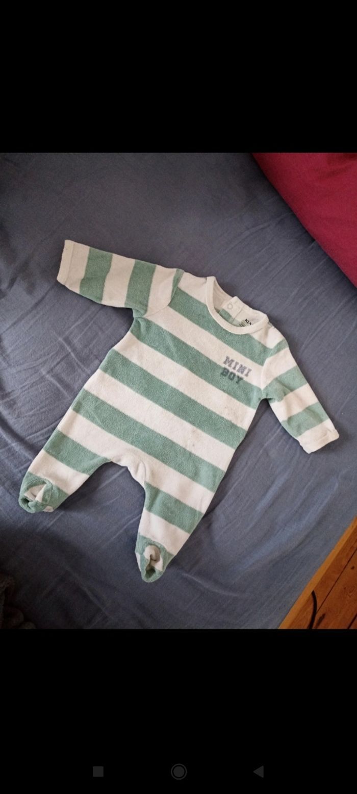 Lot pyjama 1 mois - photo numéro 4