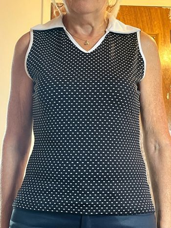 Débardeur noir avec col blanc marque 123