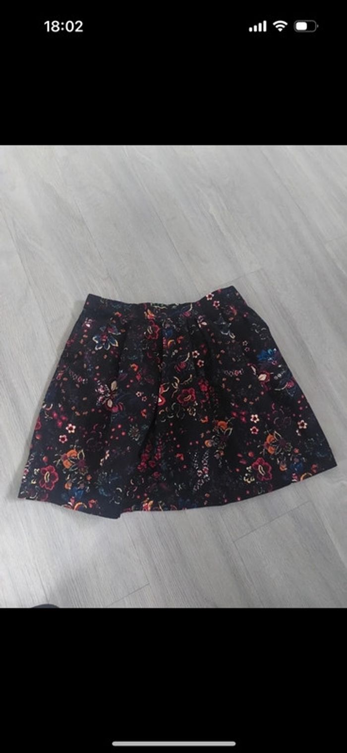 jupe Stradivarius taille 38