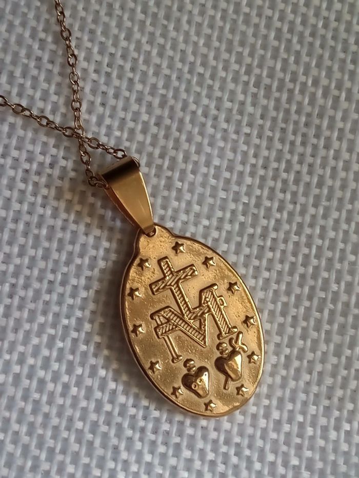 Collier vierge - photo numéro 3