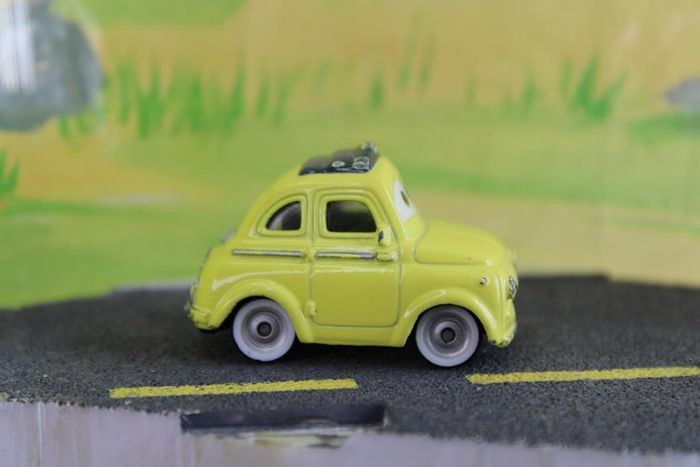Disney Pixar cars Luigi - photo numéro 6