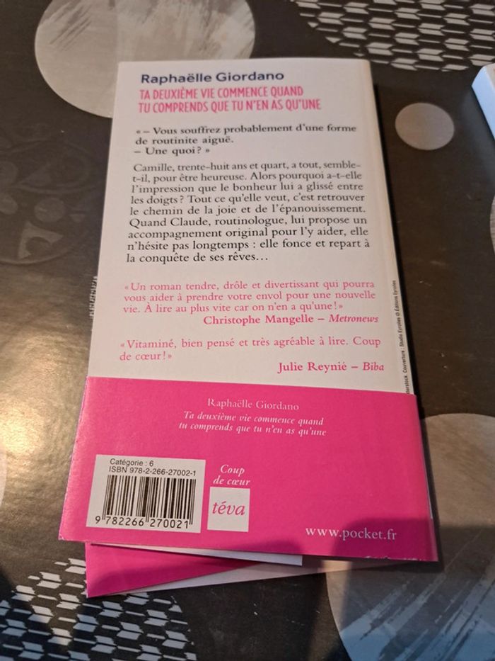 Livre "Ta deuxième vie commence quand tu comprends que tu n'en as qu'une" de Raphaëlle Giordano - photo numéro 2