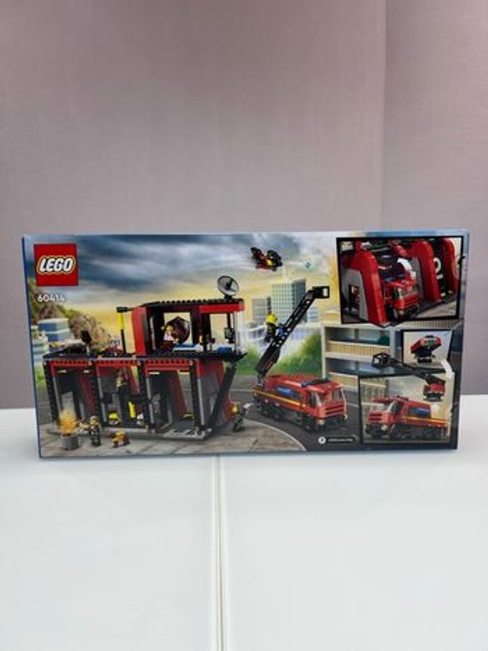 Lego City 60414 La Caserne et le Camion de Pompiers - photo numéro 2