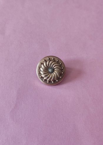 Broche cuivre cassée